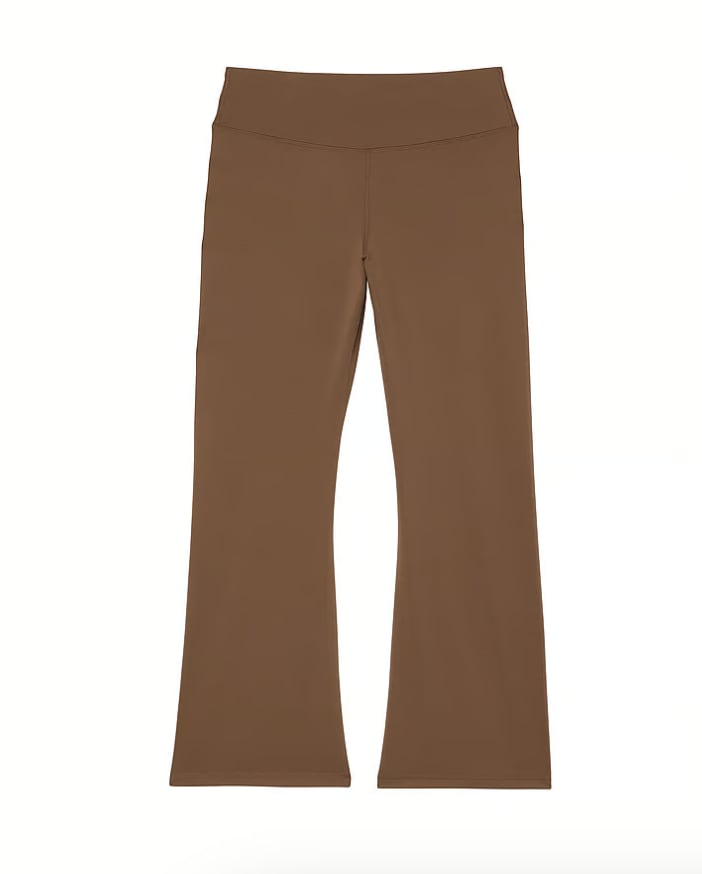 VS Pink Relay Flare Leggings in Mousse