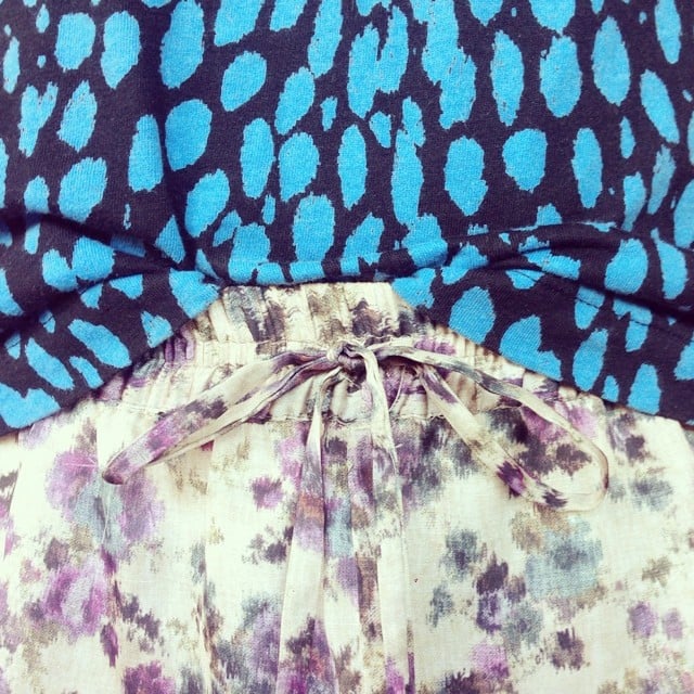 "Print mixing at the pool with @jillyhendrix #donttellmrtell"
Source: Instagram user laurenconrad