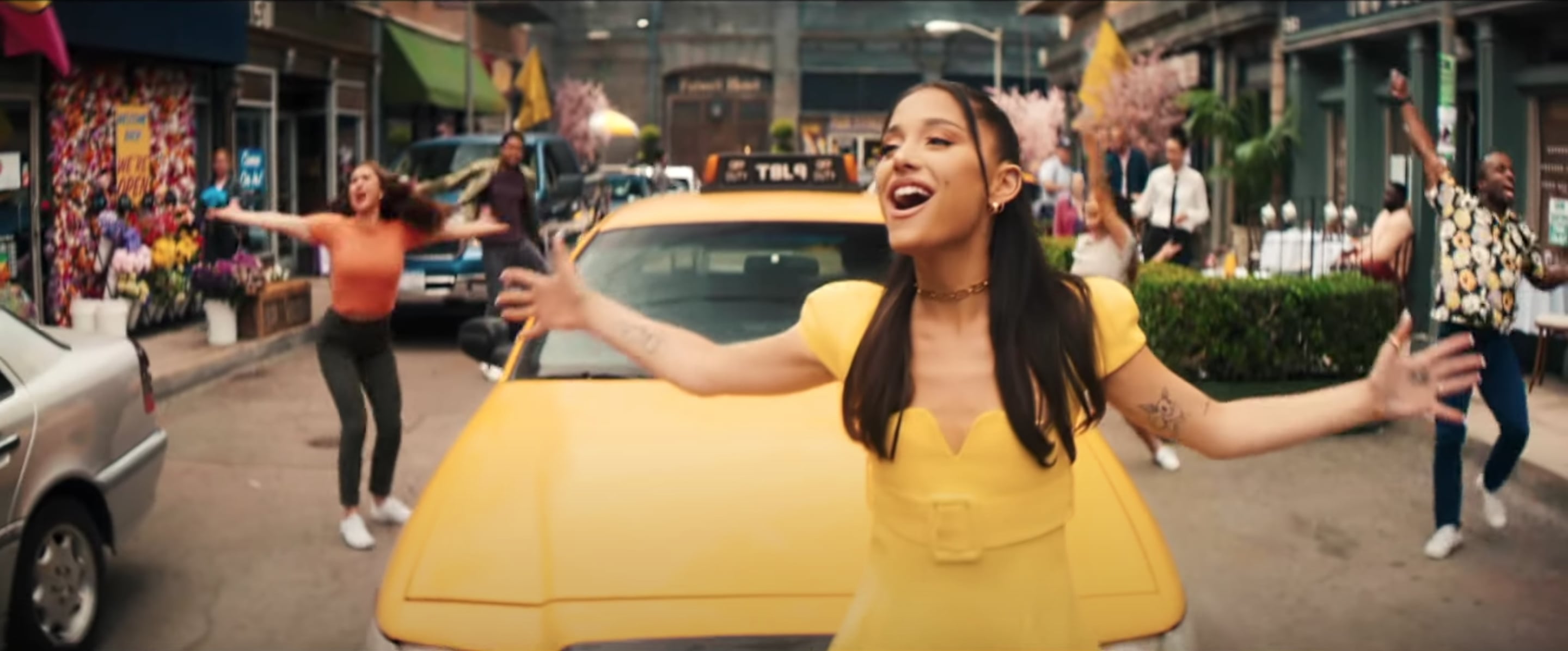 Ariana Grande: Yellow Dress and Pumps