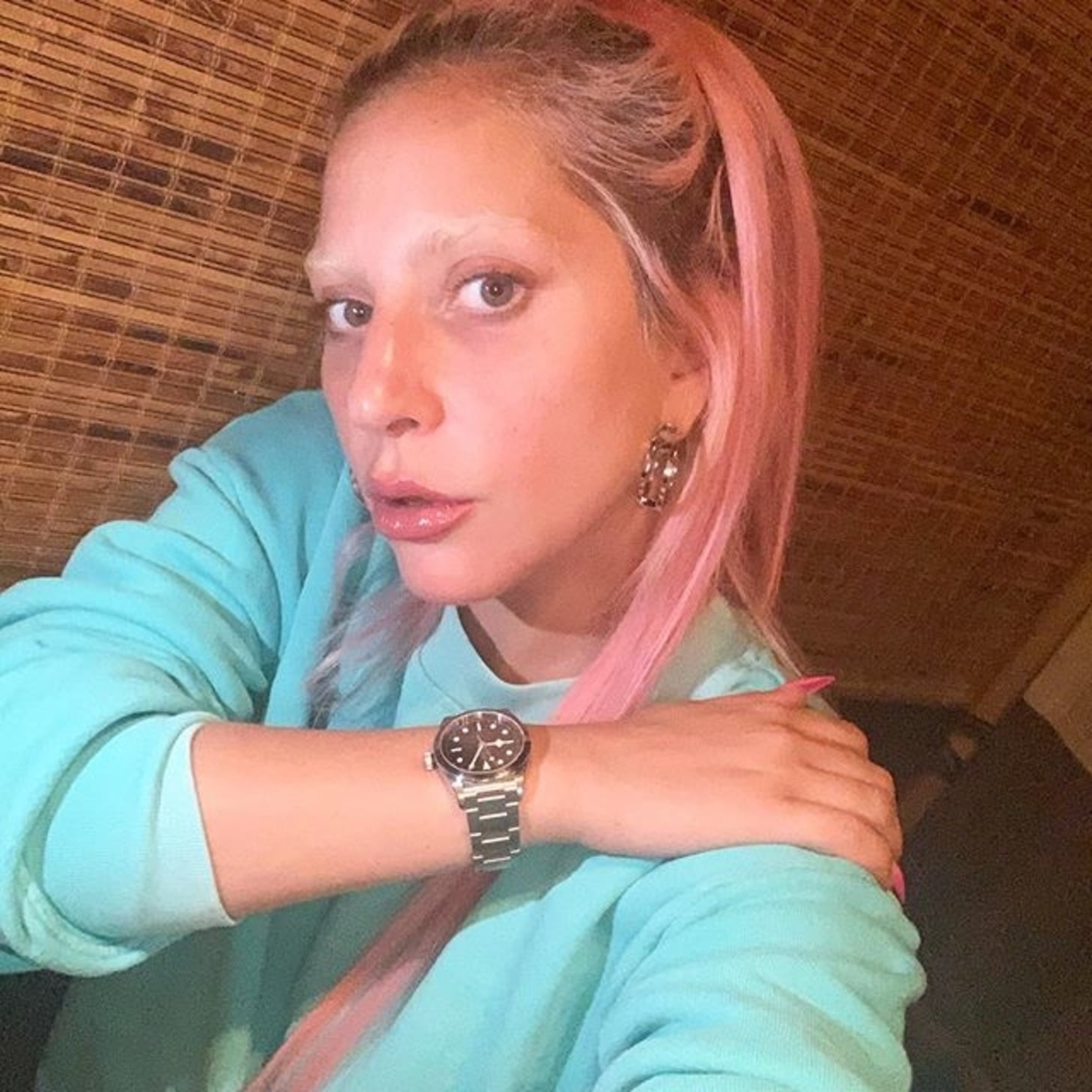 Gaga's Selfie With No Makeup and Pink Hair 2020 Beauty