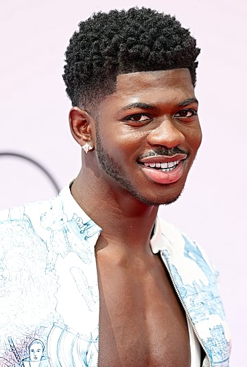 Lil Nas X的粉色高头