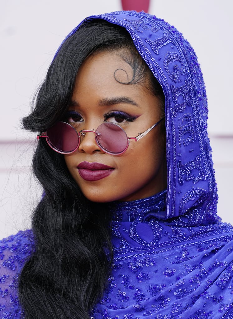 H.E.R.'s Purple Jumpsuit and Cape at the 2021 Oscars