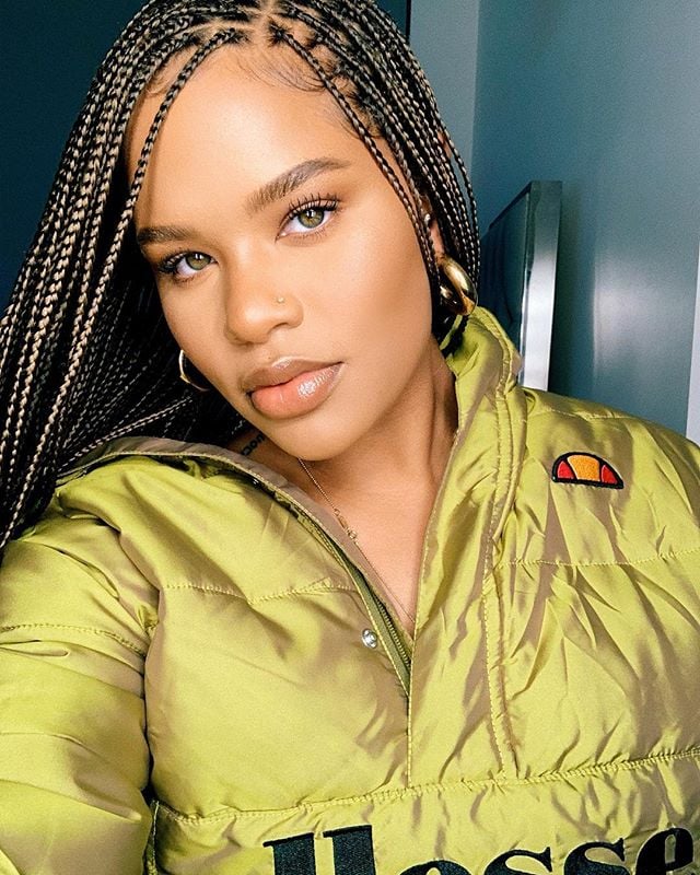 Featured image of post Styling Old Knotless Braids - This tutorial shows how to create knotless box braids and exactly what you need to recreate the protective hairstyle.