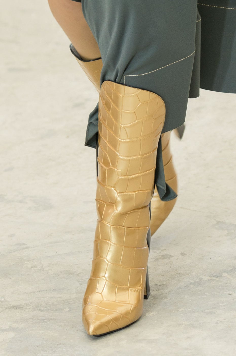 Louis Vuitton Spring '17 Collection [PHOTOS] – Footwear News
