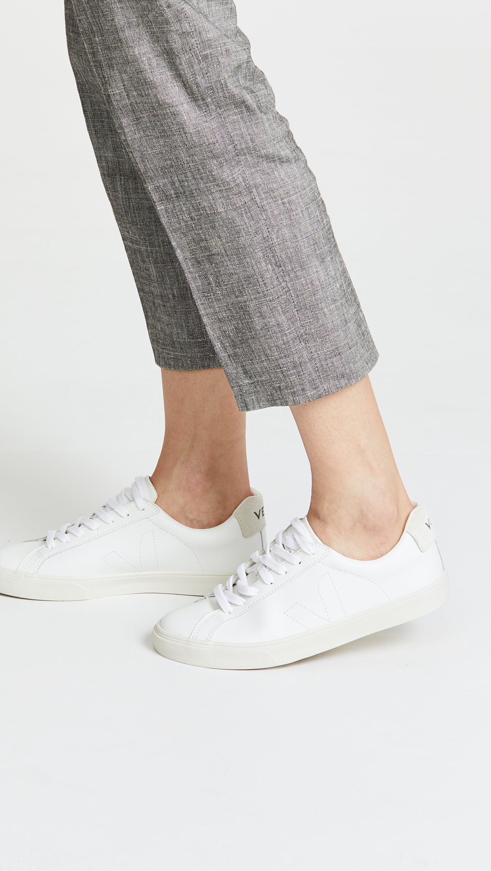 Jennifer Aniston's White Sneakers | POPSUGAR Fashion