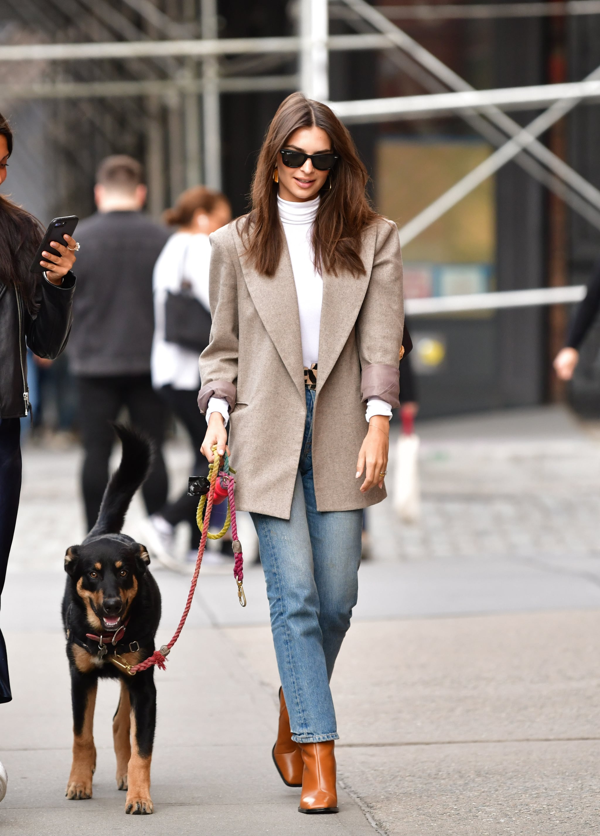 Emily Ratajkowski Brings Workplace Chic to Her Off-Duty Outfits at