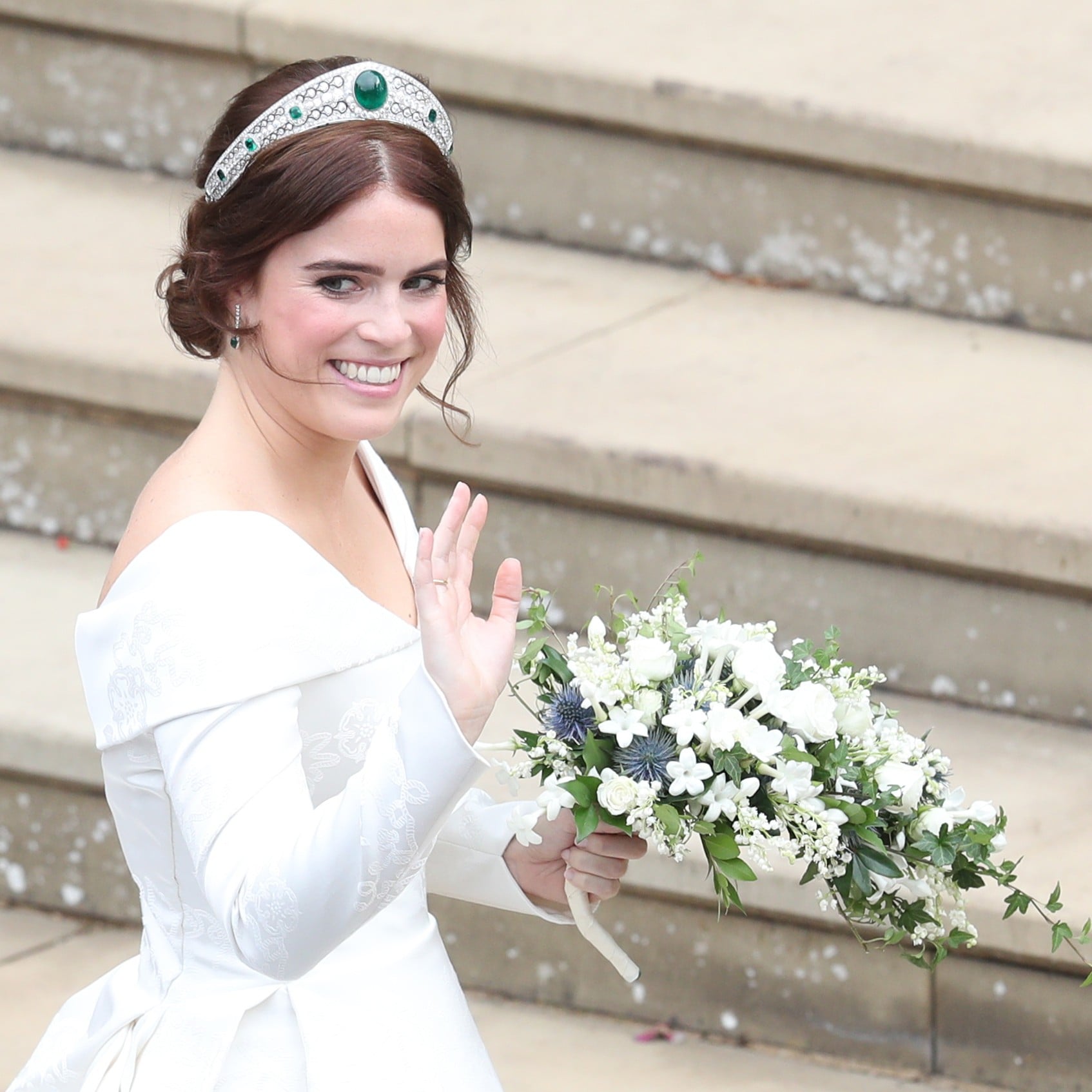 Princess eugenie shop wedding dress price