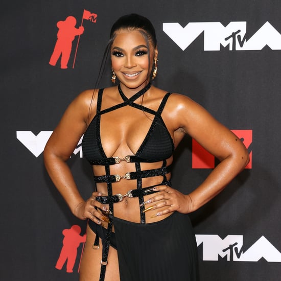 Ashanti身着性感剪裁礼服出席2021年MTV音乐录影带大奖