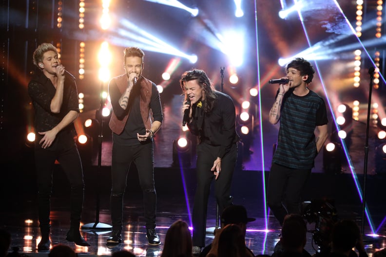 One Direction Performing at the American Music Awards in 2015