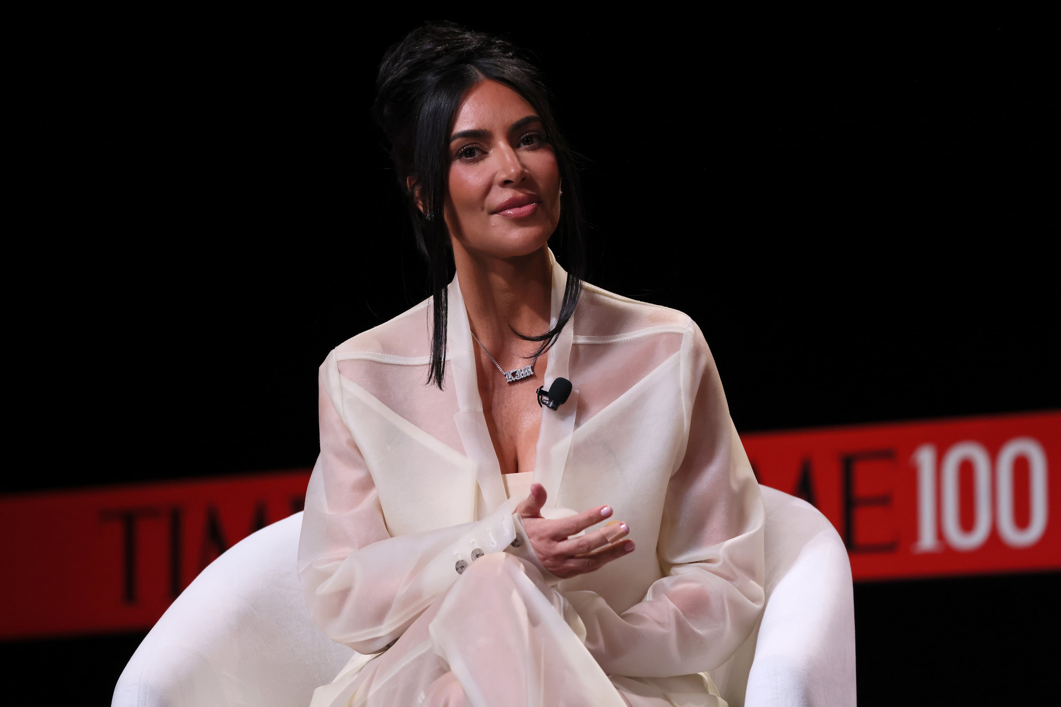 Kim kardashian sales nameplate necklace