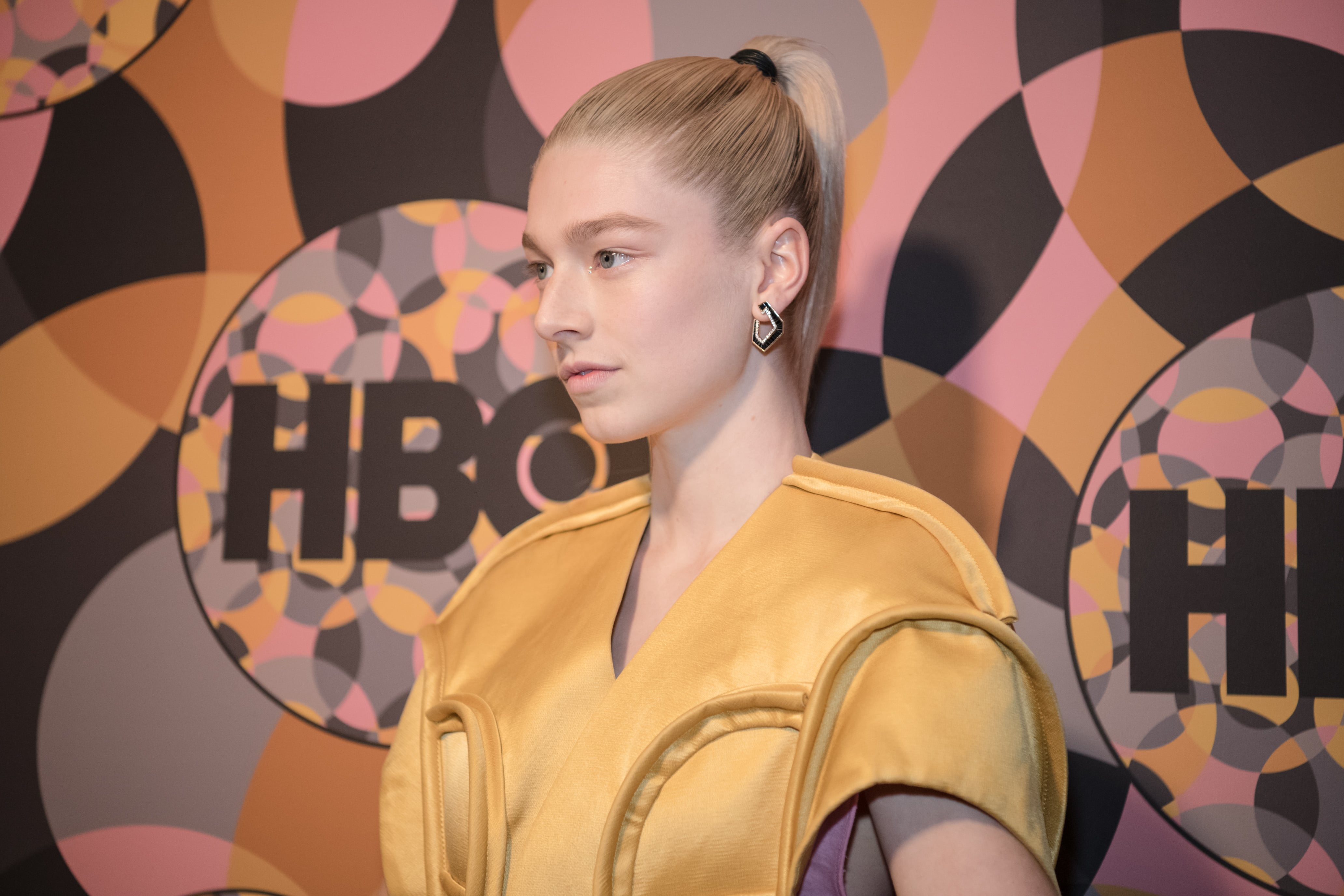 Hunter Schafer Wore a Bedazzled Finger at a Globes Party | PS Fashion