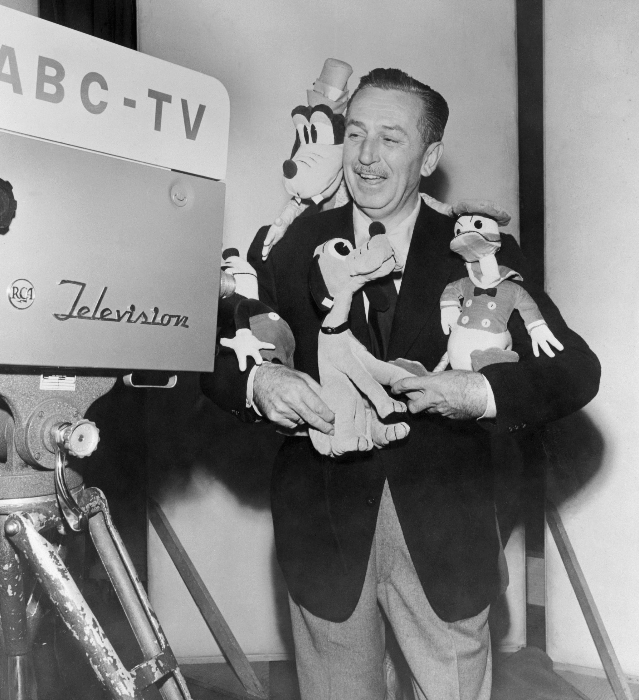 (Original Caption) After more than a year of study and exploration of the television field, Walt Disney today signed an exclusive long term agreement with the American Broadcasting Company calling for the Walt Disney Studios to annually produce a minimum of 26 hour long TV programs.