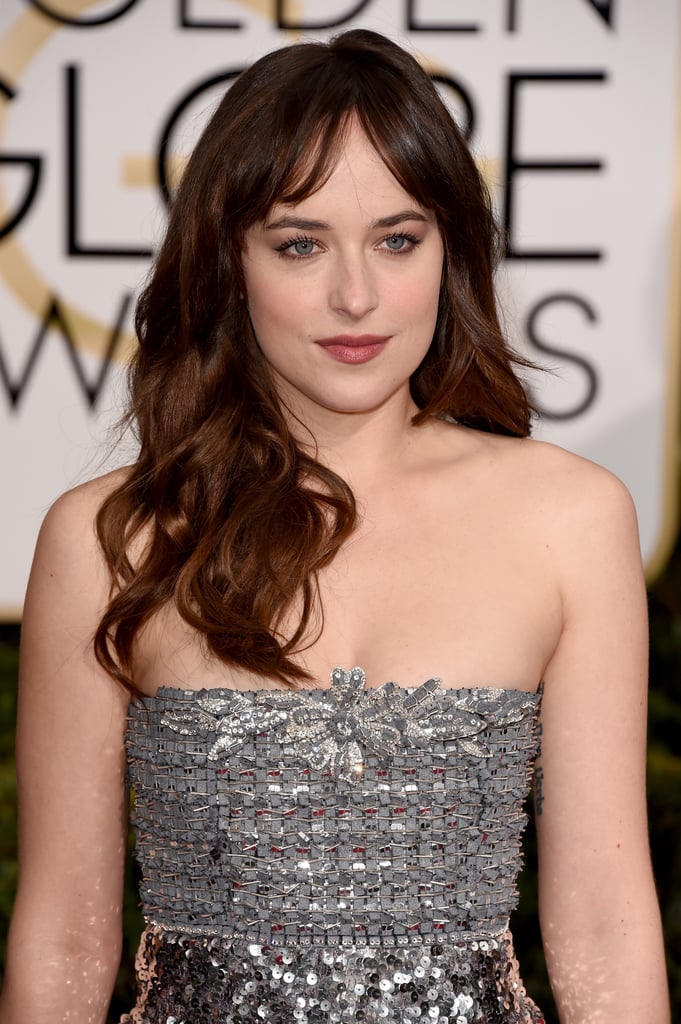 Her Natural Beauty Look Let Her Dress Take Center Stage