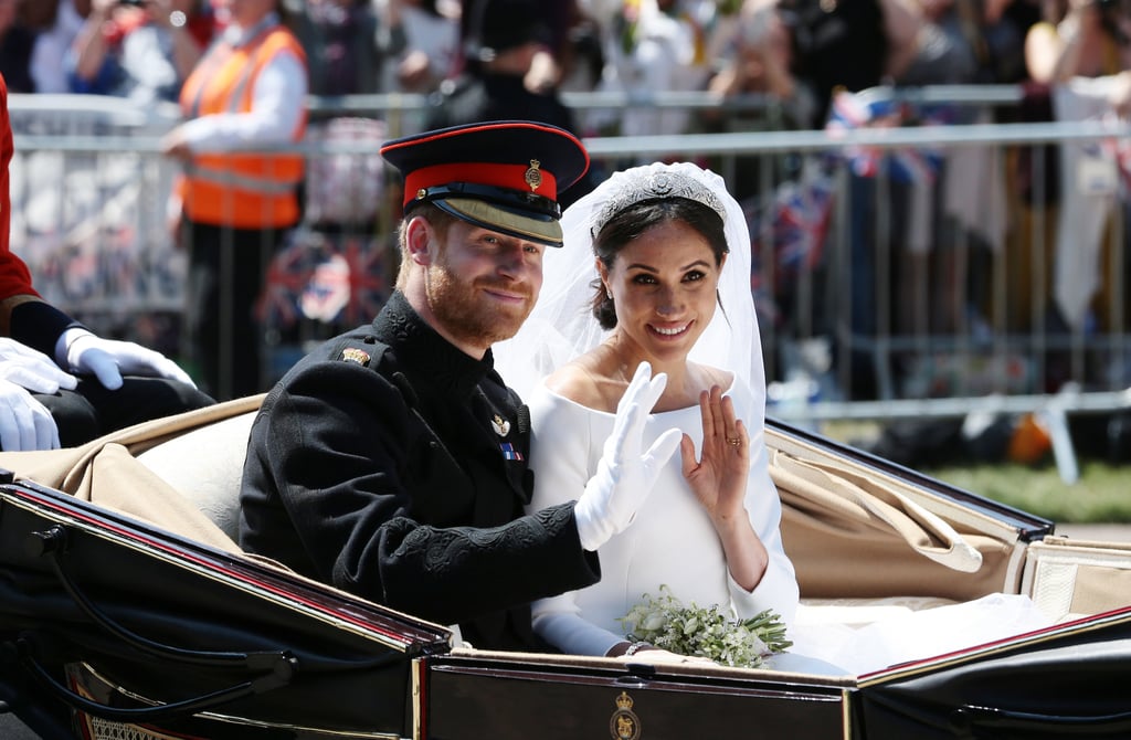 Twin Girls Dressed as Meghan Markle and Queen Elizabeth