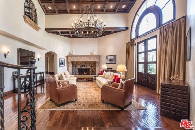 Louis Tomlinson's Calabasas, CA, Mansion For Rent