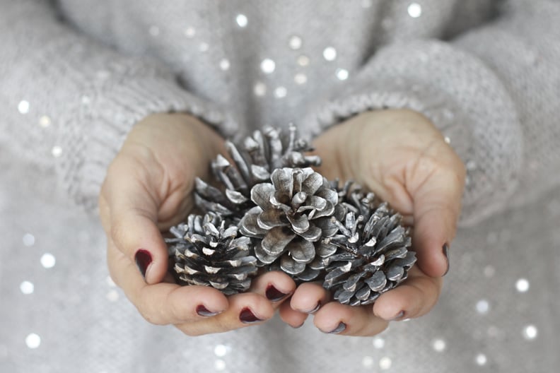 How to Dry Pinecones For Christmas Decorations