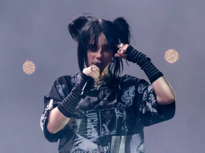 Billie Eilish's Black Hoodie and Bermuda Shorts in Asia | POPSUGAR Fashion