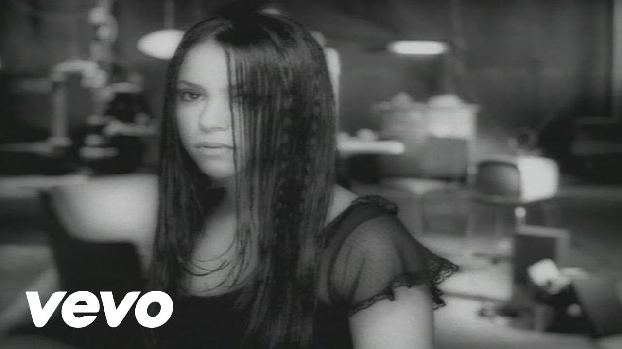 Tu By Shakira 35 Songs You Ll Want To Have Your First Wedding Dance To Popsugar Latina