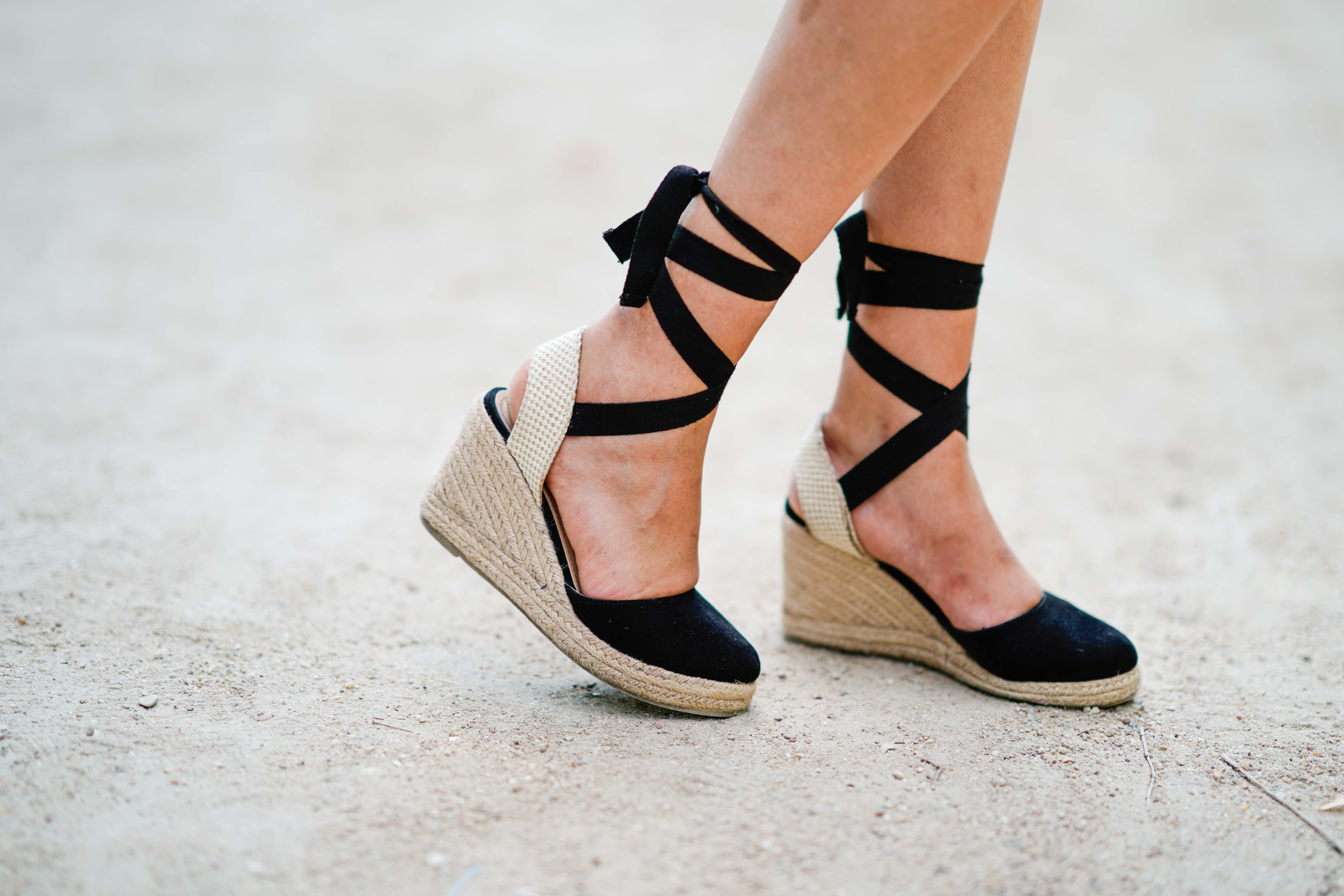 Amazon wedges deals