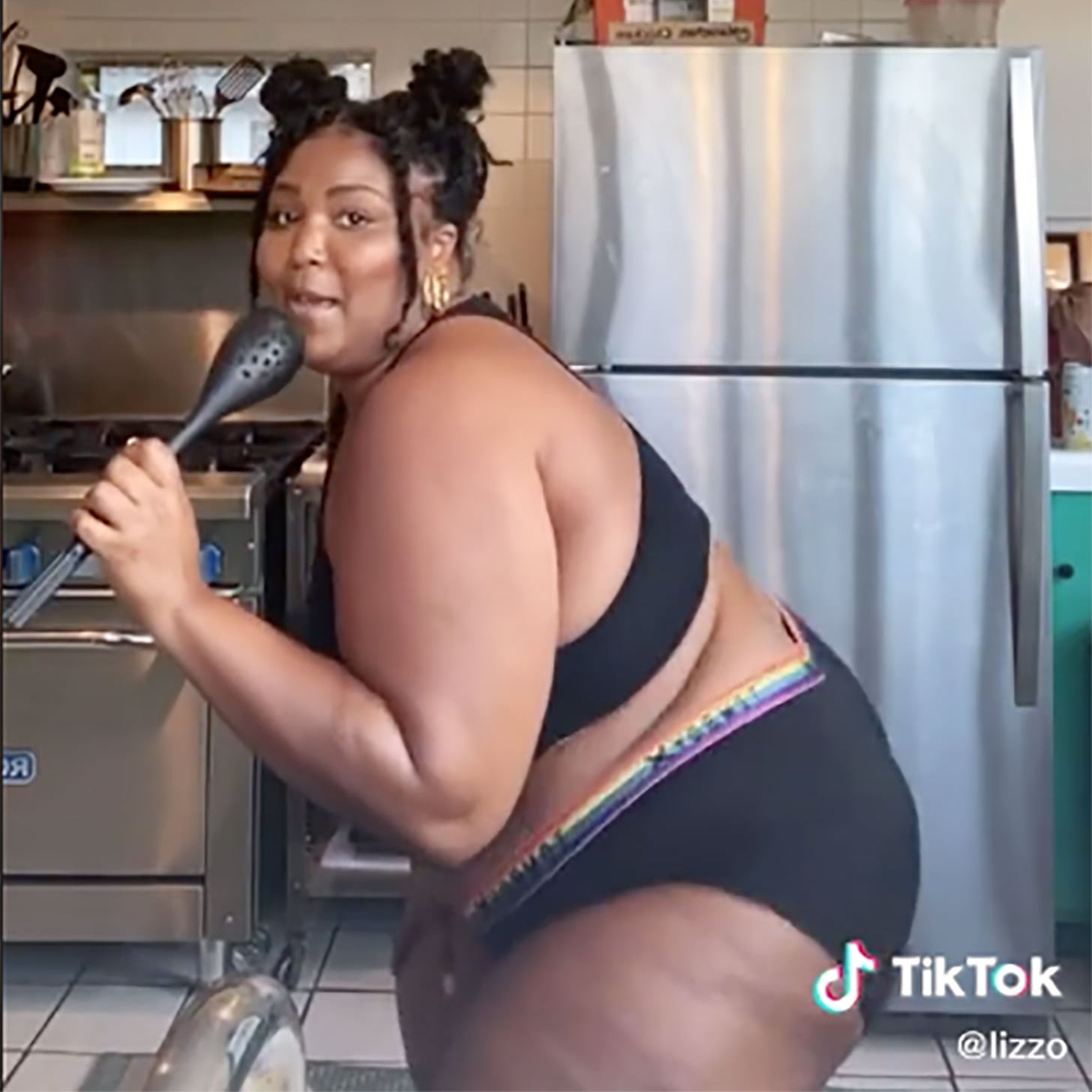 Lizzo S Tiktok Celebrating 6 Months Vegan And Loving Herself Popsugar Fitness