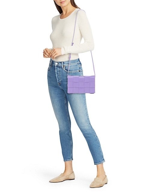 一个多才多艺的设计师袋:Bottega Veneta盒式Intrecciato皮革Crossbody袋