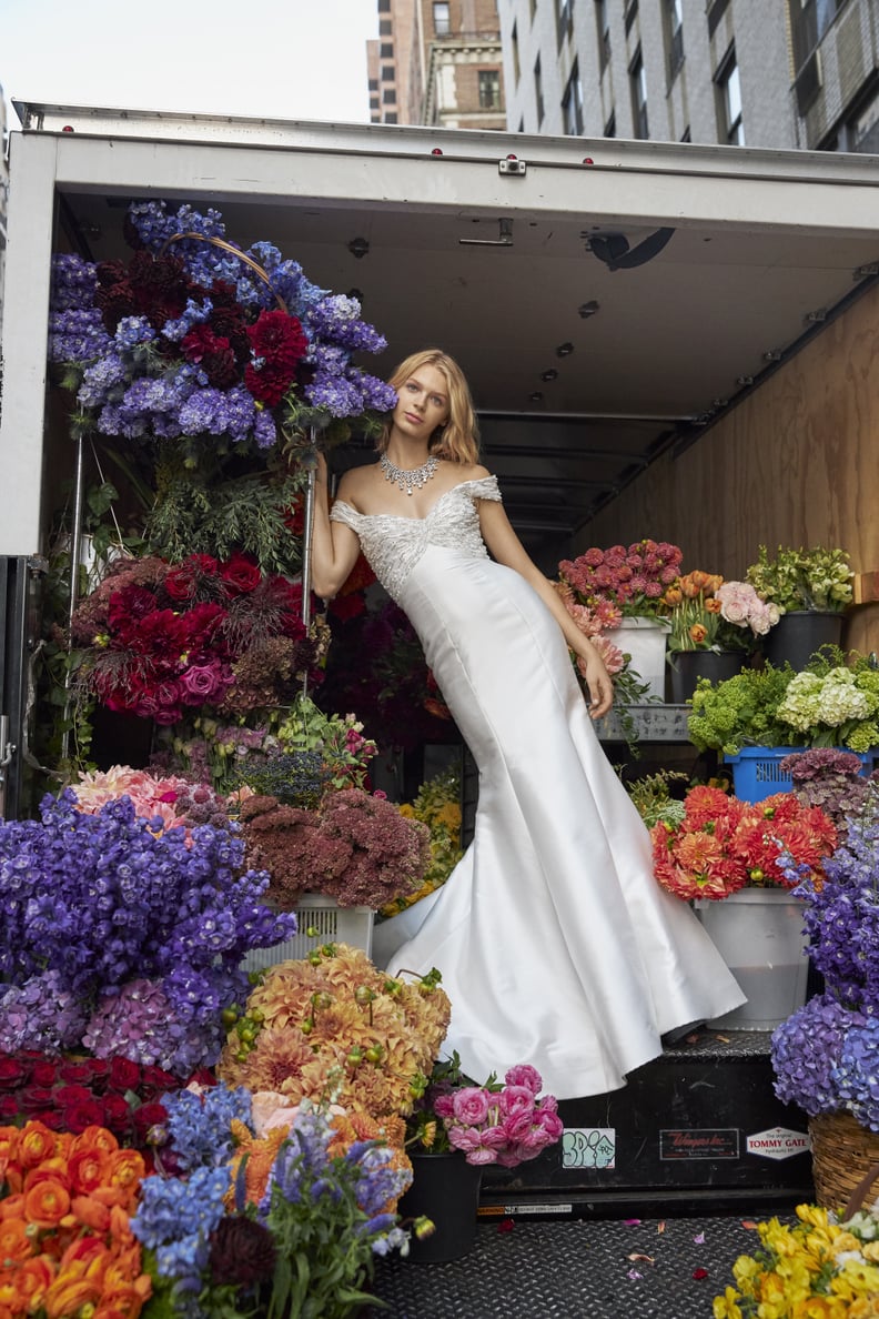 Bridal Trend 2020: Sophisticated, Off-the-Shoulder Dress