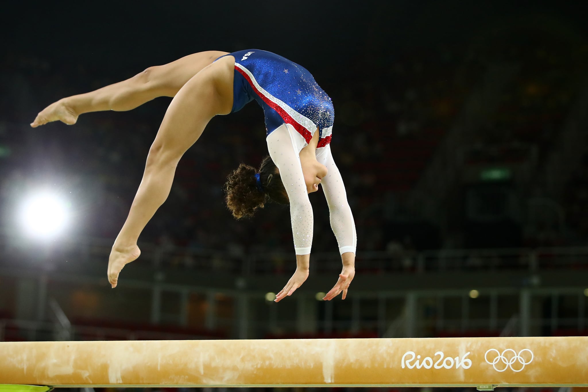 RIO de JANEIRO, Brazilië - 17 augustus: Laurie Hernandez uit de Verenigde Staten treedt op tijdens het Gymnastiek Rio Gala op Dag 12 van de Olympische Spelen van 2016 in Rio de Janeiro, Brazilië. (Foto door Clive Brunskill / Getty Images)