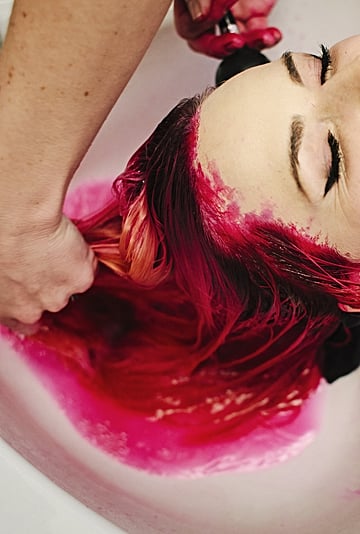 When to Wash Hair After Colouring