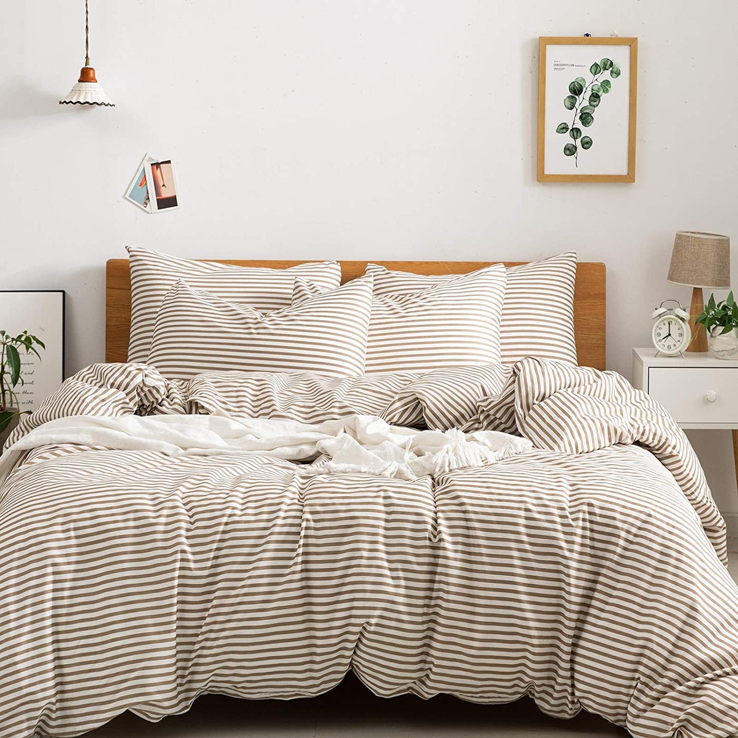 28 Soft And Fluffy Comforters For Your Bed