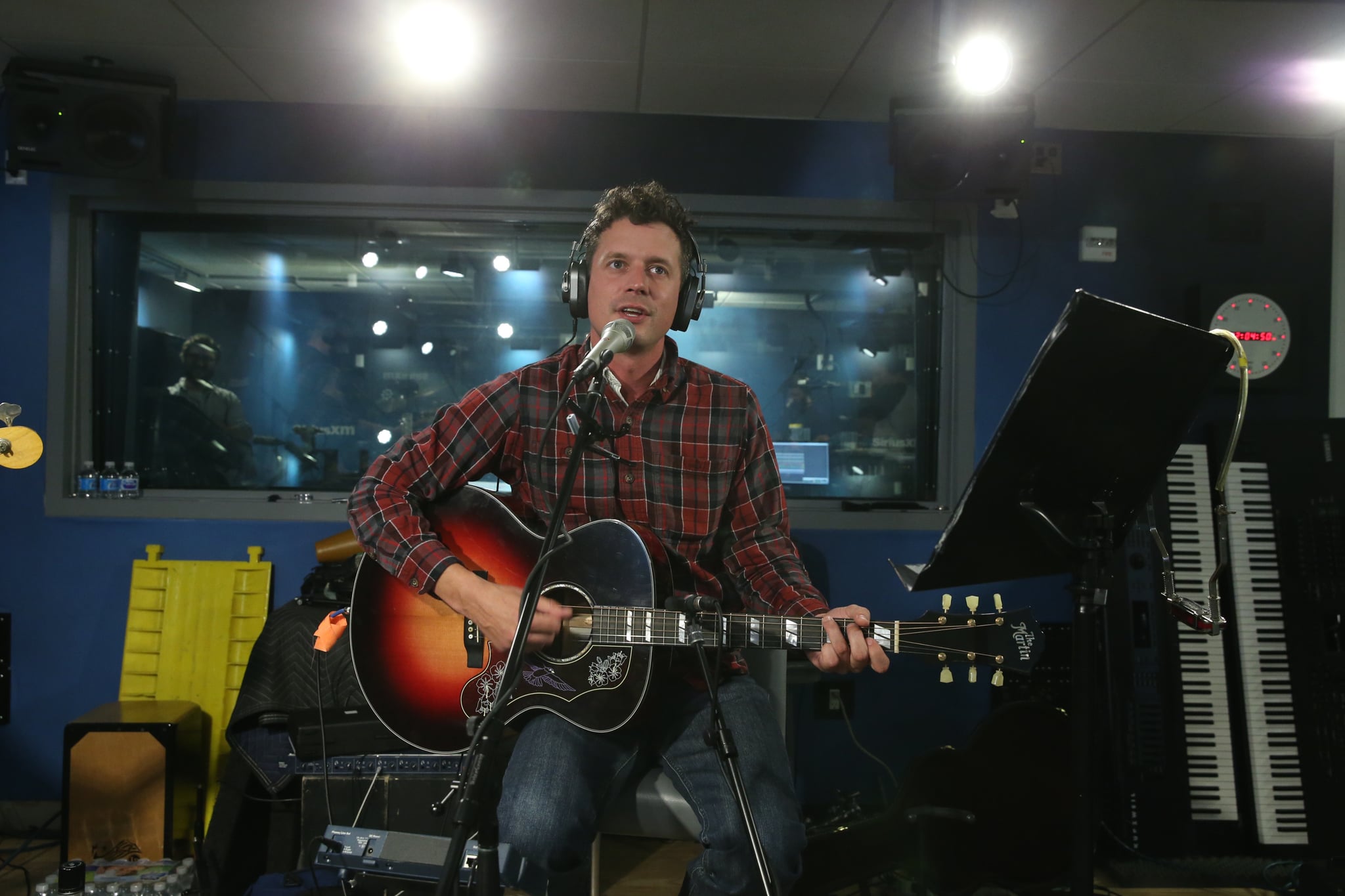 NEW YORK, NY - OCTOBER 26:  Evan Felker of Turnpike Troubadours performs at SiriusXM Studios on October 26, 2017 in New York City.  (Photo by Rob Kim/Getty Images)