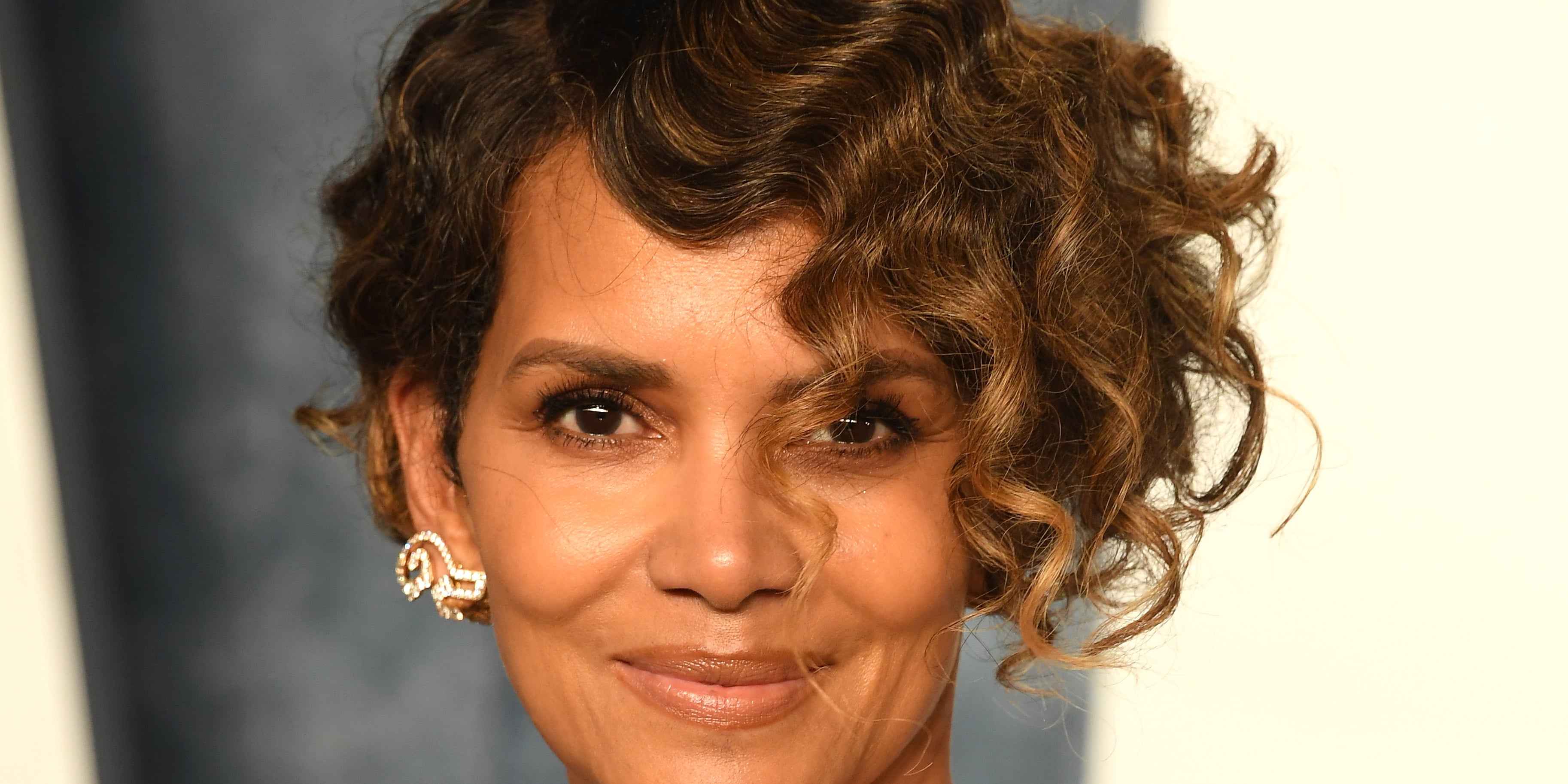 Halle Berry's Supermodel Nails: See Photos - Vimarsana News