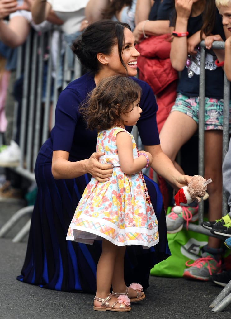 Meghan Markle Hugging Little Girl in New Zealand 2018