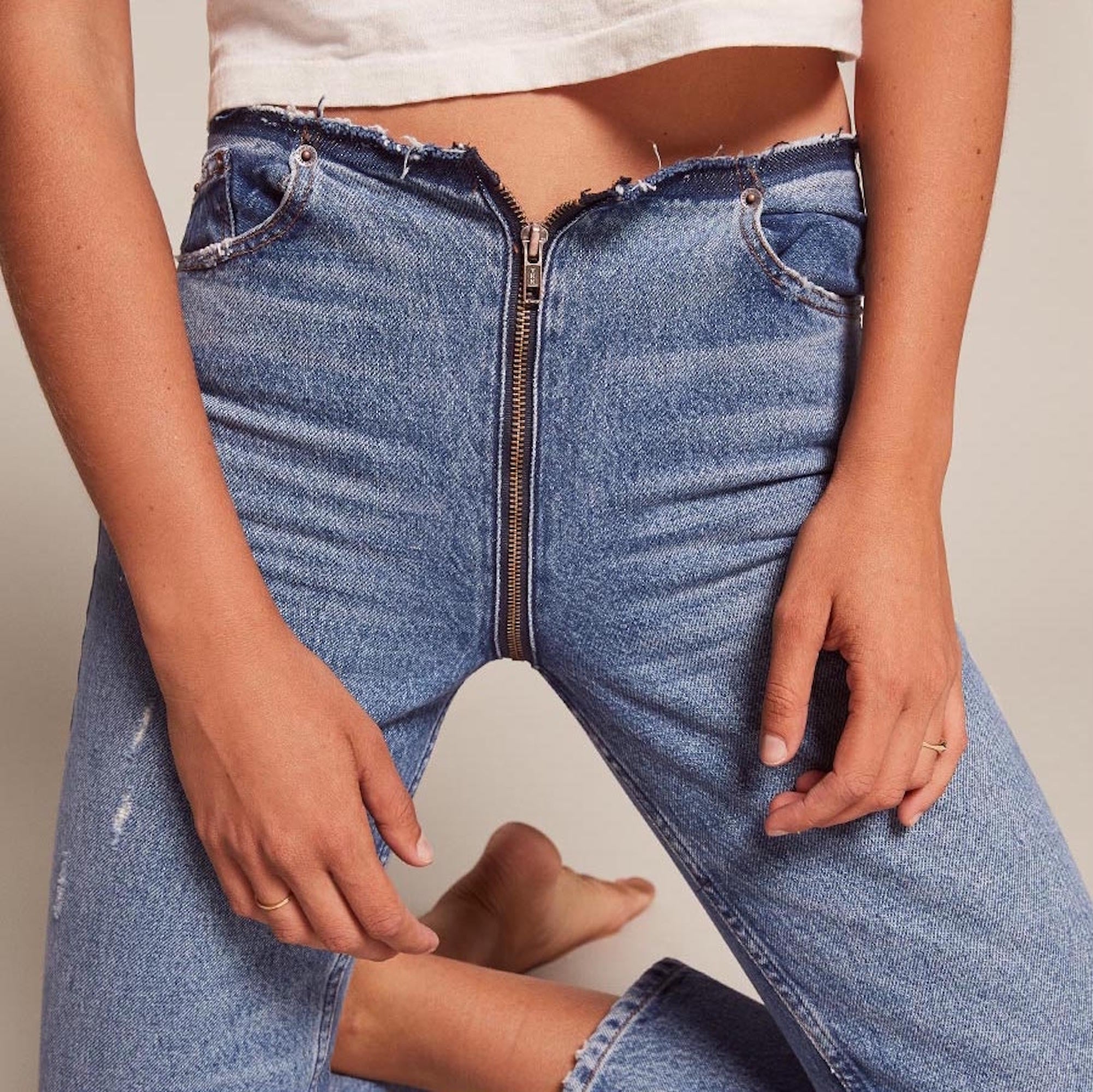 jeans with zipper from front to back