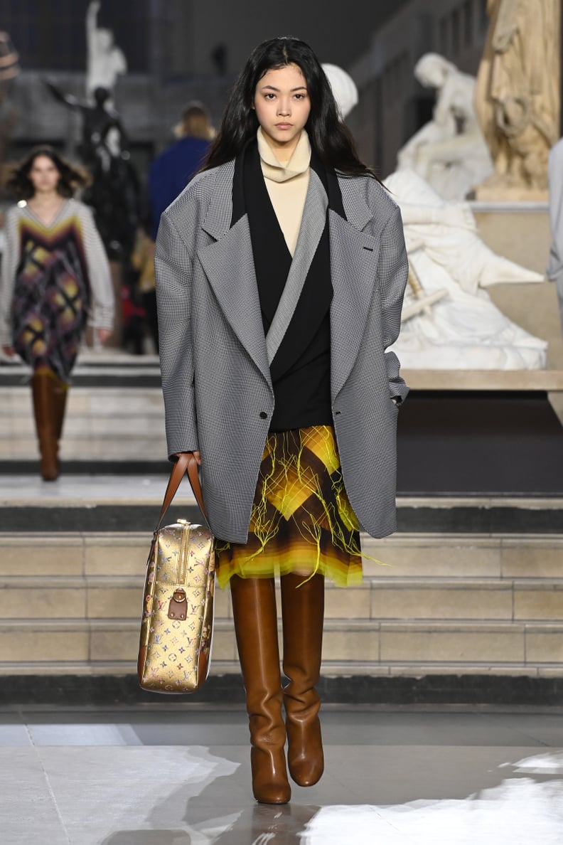 Toed Boots at Louis Vuitton's PFW Show – Rvce News - Sophie Turner Steps  Out in Open - Brown Canvas Louis Vuitton Bucket Bag