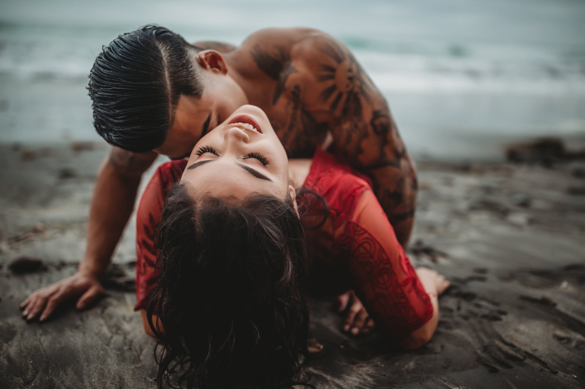 This Couple Met Right Before Taking These Sexy Beach Photos | POPSUGAR Love  & Sex