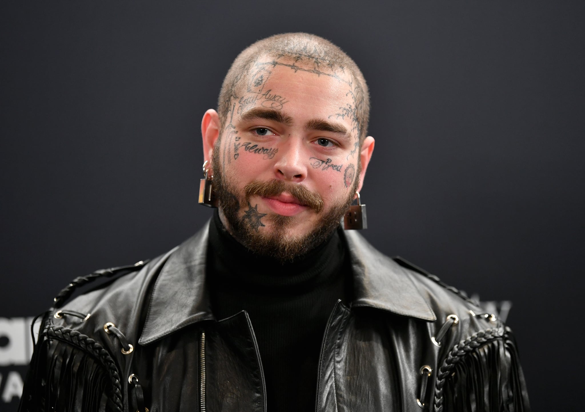 Post Malone Falls On Stage During Concert POPSUGAR Celebrity UK