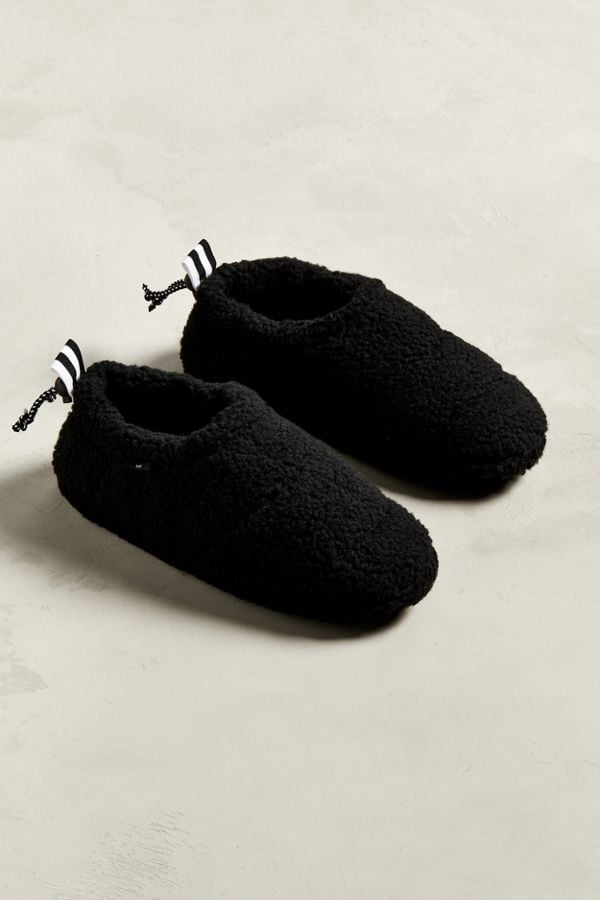 UO Allover Sherpa Slippers