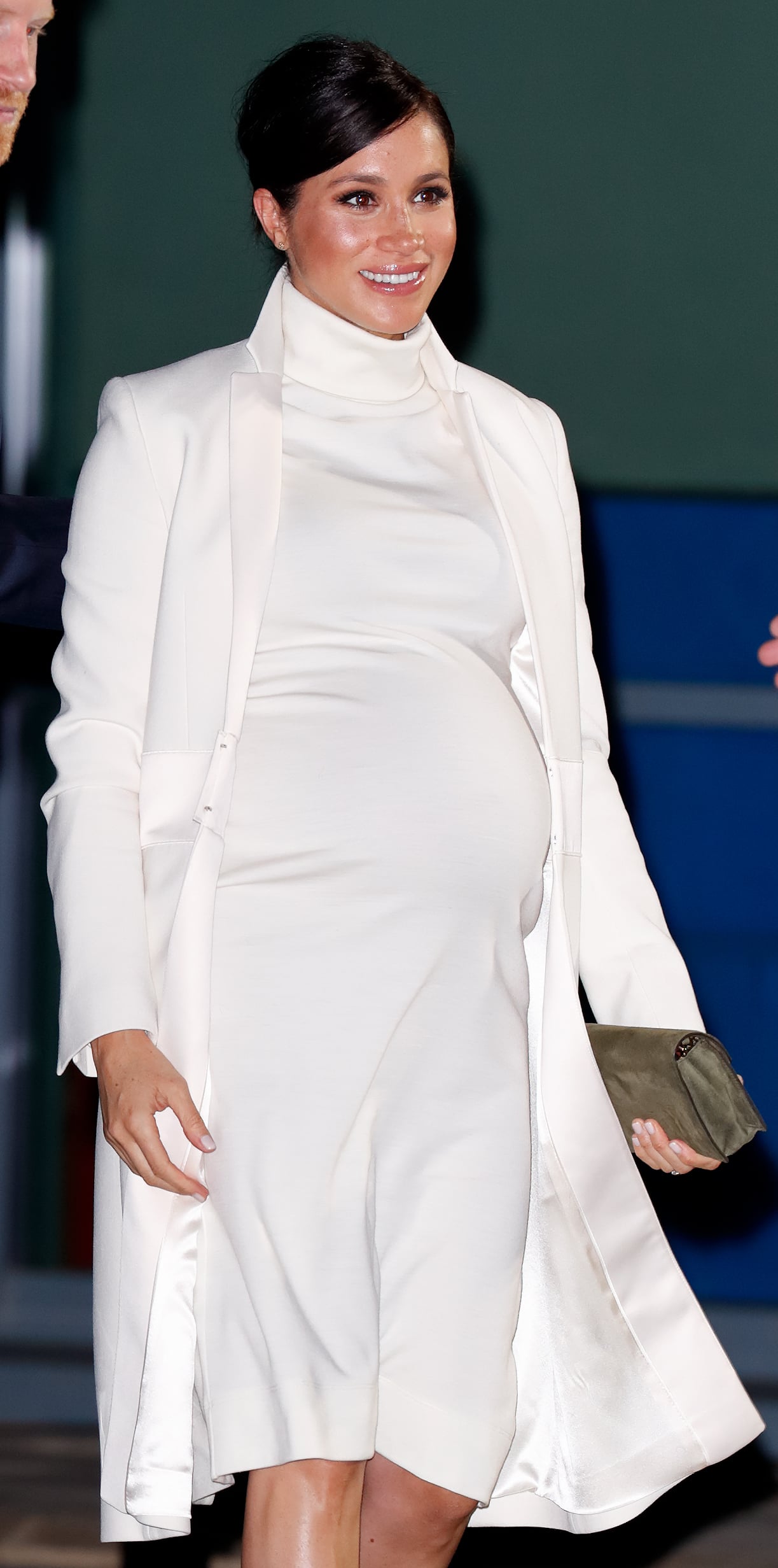 Meghan markle pregnant cheap white dress