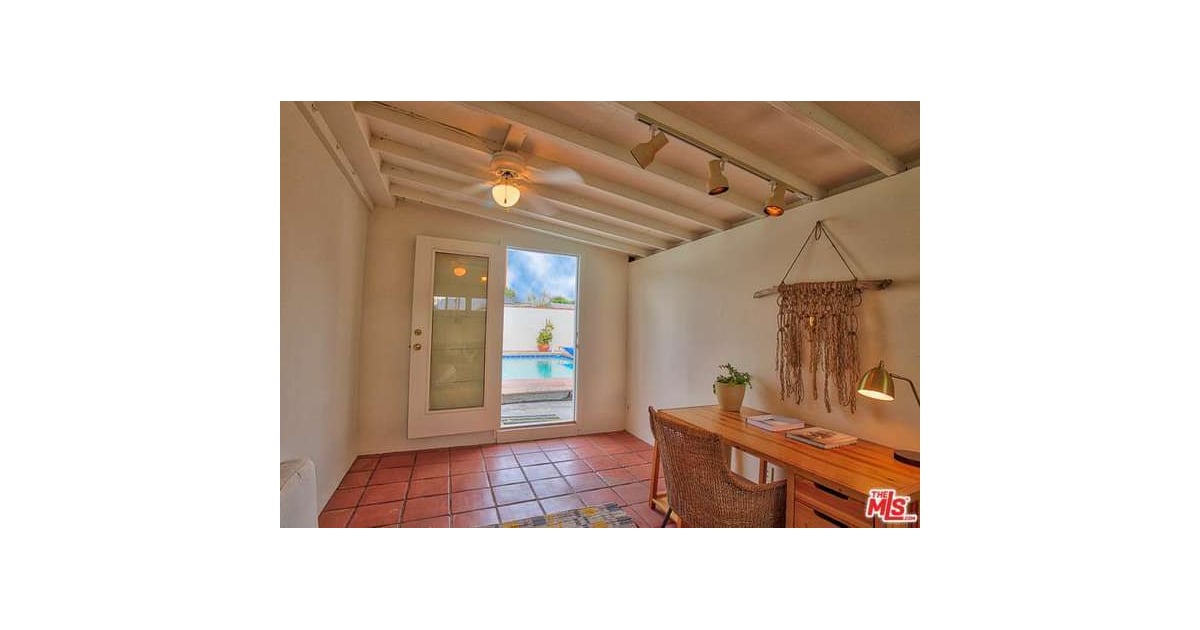 Debbie Reynolds's Childhood Home POPSUGAR Home Photo 20