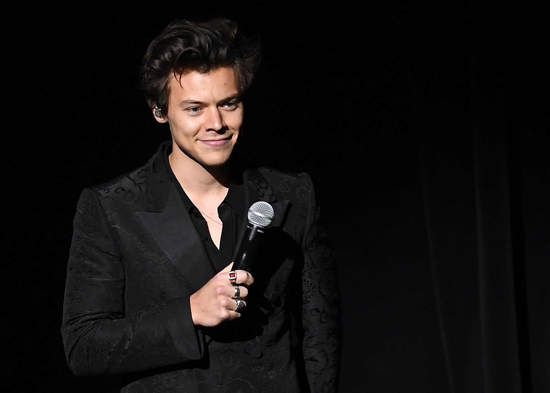 Musician/actor Harry Styles performs at the 2018 MusiCares Person Of The Year gala at Radio City Music Hall in New York on January 26, 2018.The 2018 MusiCares Person of the Year award was presented to Fleetwood Mac at the 28th annual MusiCares Gala Tribute dinner and concert ahead of Sunday's 60th GRAMMY Awards, marking the first time the benefit has honored a band. Proceeds from the event go towards MusiCares. / AFP PHOTO / ANGELA WEISS        (Photo credit should read ANGELA WEISS/AFP/Getty Images)
