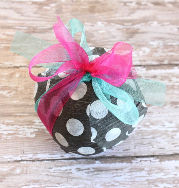 Surprise Gift Balls With Boy or Girl Treats Inside