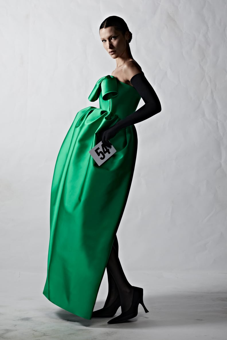 贝拉哈迪德在2022年巴黎世家时装