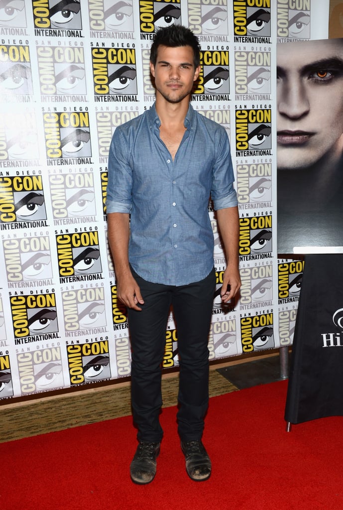 Taylor Lautner posed in San Diego.
Taylor Lautner posed in San Diego.