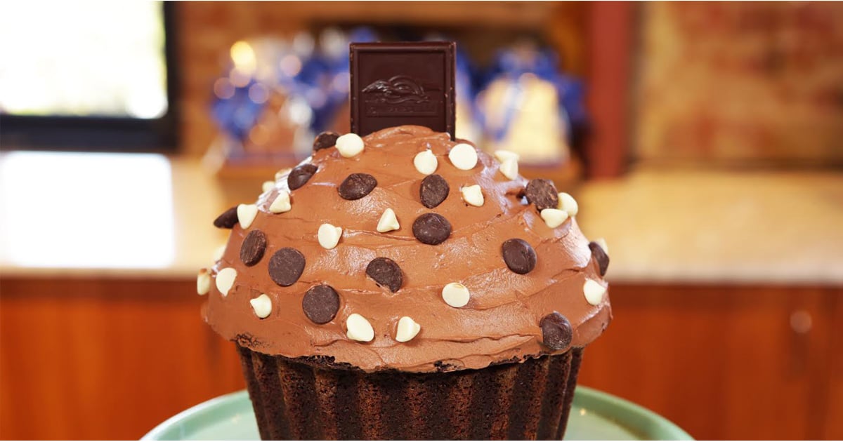 Cream-Filled Chocolate Big Top Cupcake Recipe - (4.1/5)