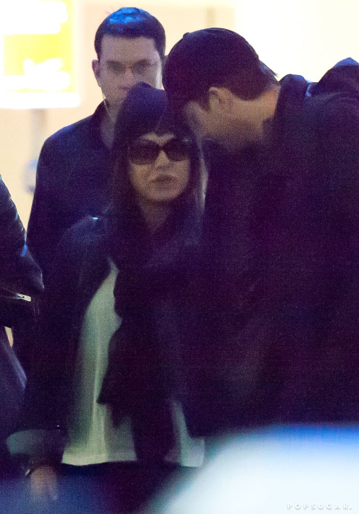 Ashton Kutcher and Mila Kunis Land at LAX | Pictures