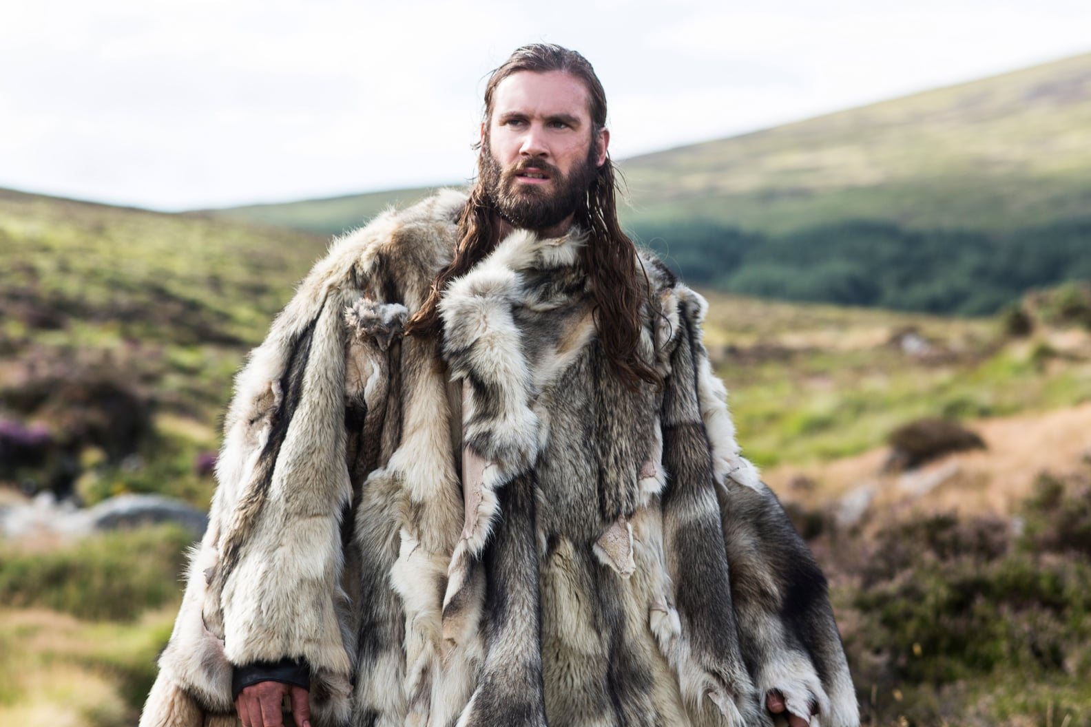 Hot Pictures of Clive Standen | PS Celebrity