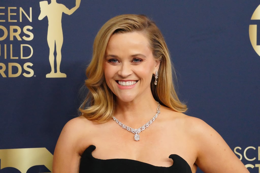 Reese Witherspoon Used This LED Tool For the 2022 SAG Awards