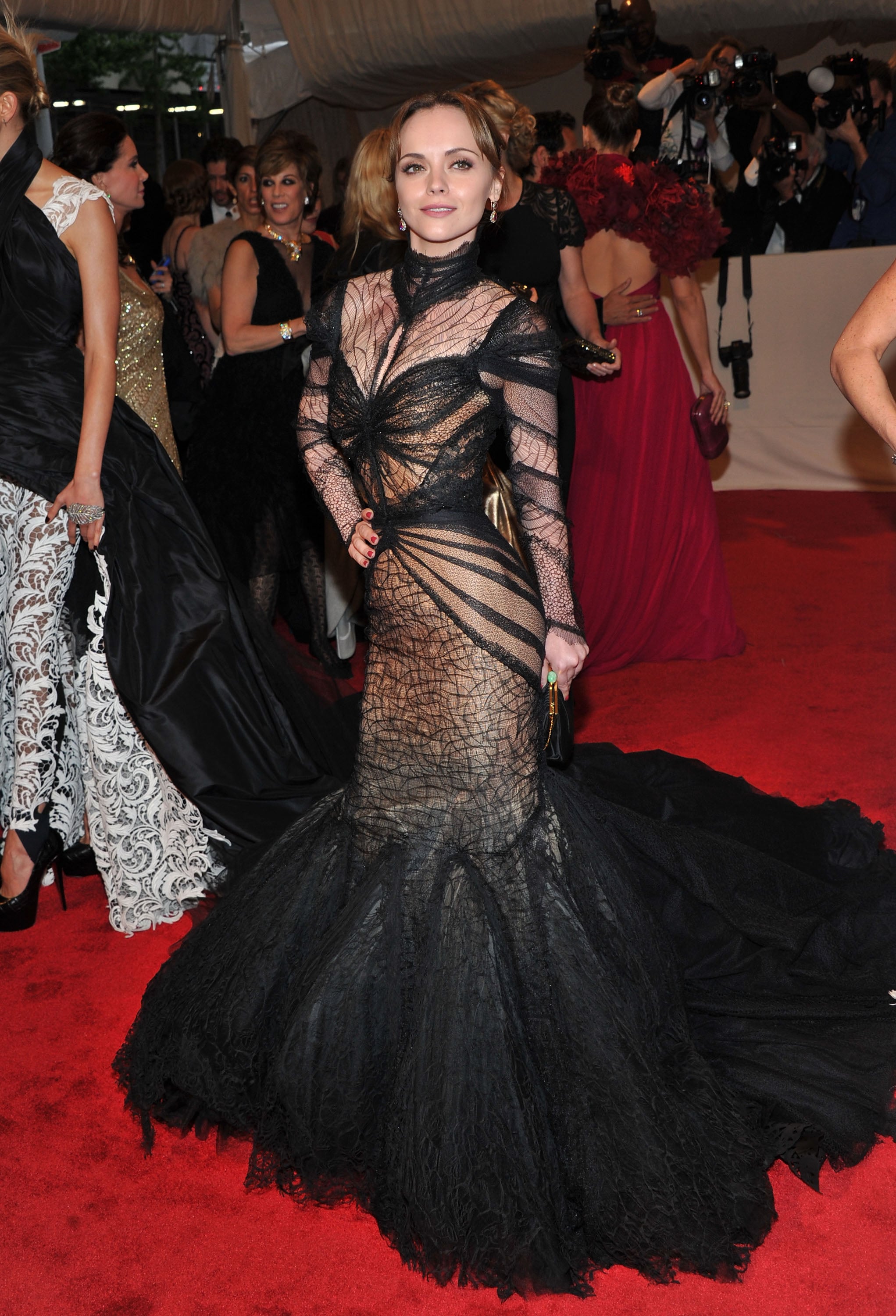 PopsugarCelebrityAshley GreenePictures of Met Gala Red CarpetGisele, Kristen, Beyoncé, Gwyneth, and More Bring Sexy Style to the 2011 Met Gala — Hundreds of Pictures!May 3, 2011 by Lauren Turner229 SharesThe 2011 Metropolitan Museum Costume Institute's Gala was a star-studded affair in NYC Monday night. The event is one of fashion's biggest nights of the year and the ladies certainly didn't disappoint on the red carpet. Nicole Richie kicked off the neutral looks in a bright white Jason Wu and Emma Roberts followed suit in a cutout Michael Kors. Pregnant Kate Hudson dressed her curves in Stella McCartney while Gwyneth Paltrow highlighted her hot body in a skintight backless gown by the same designer. Ashley Greene looked elegant in a one-of-a-kind Donna Karan gown after recently finishing up work on Breaking Dawn and Naomi Watts sparkled in sheer Stella McCartney. Gossip Girl's Blake Lively had Karl Lagerfeld on her arm when she arrived in Chanel and Elizabeth Banks dazzled in a gold sequin Tommy Hilfiger. - 웹