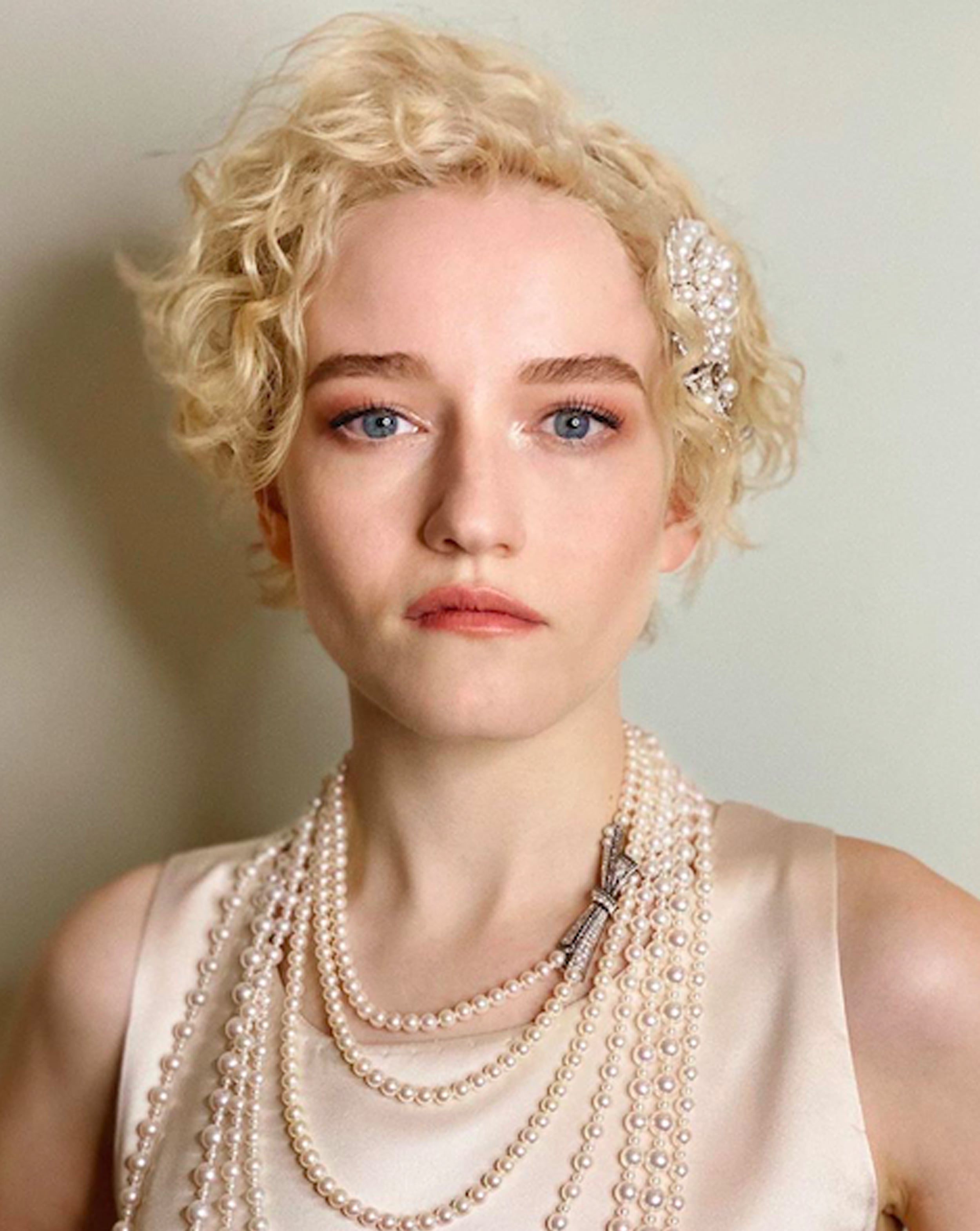 Julia Garner Clothes and Outfits  Star Style – Celebrity fashion