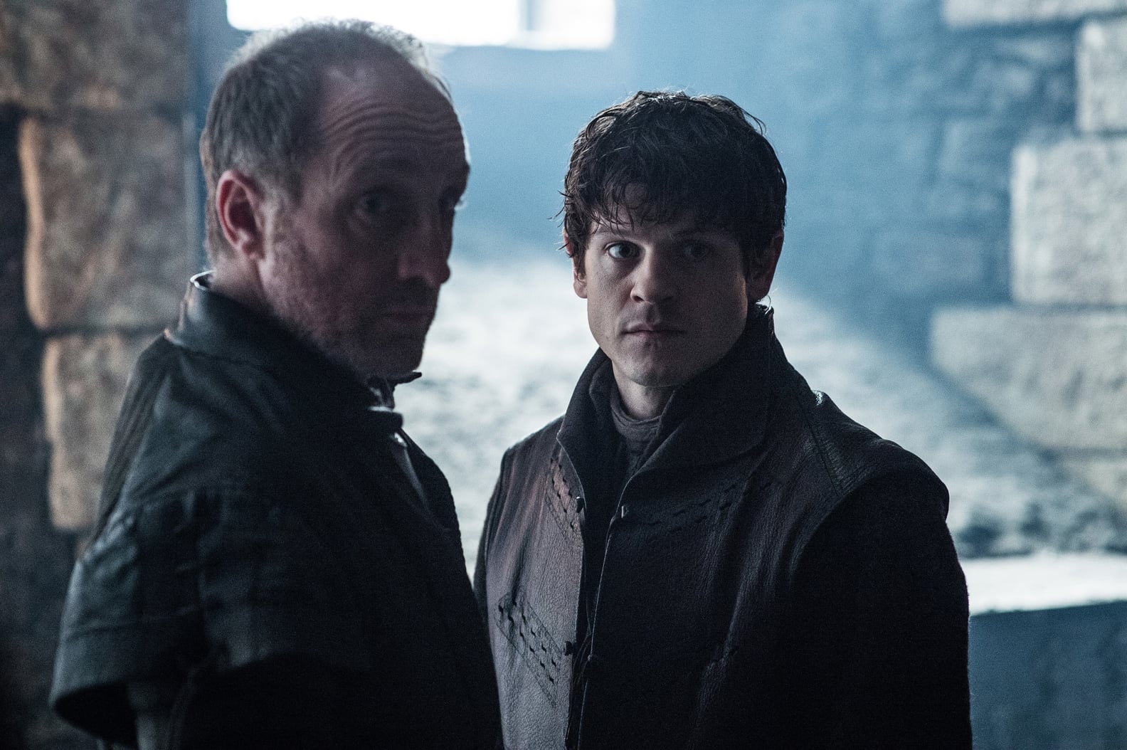 who dies at the end of game of thrones season 1